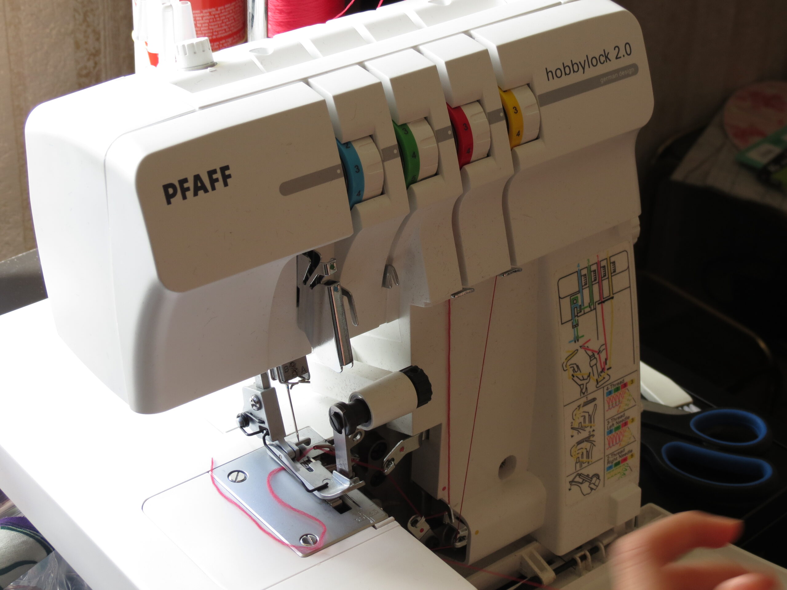 Overlock sewing machine Overlock sewing machine